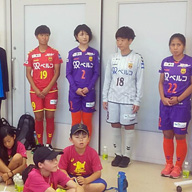 『未来の宝 夢と希望と絆の架け橋プロジェクト サッカー教室』にINAC神戸の鮫島らが参加（撮影：YOSHIHIKO KUROKAWA）