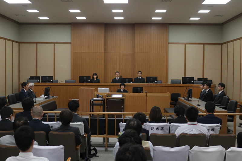 判決が行われた神戸地裁のようす(写真：代表撮影)