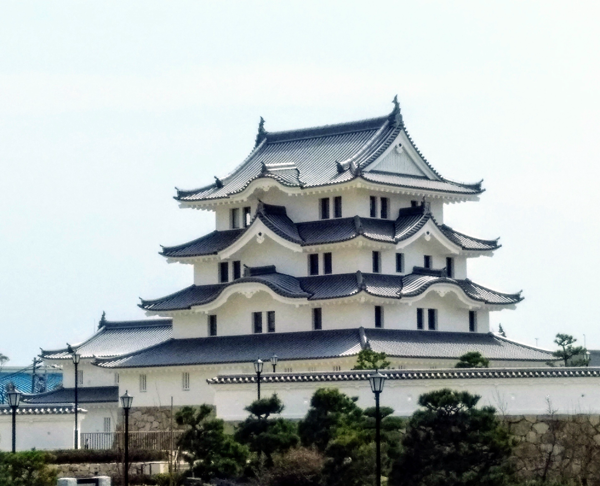 天守閣が復元された尼崎城