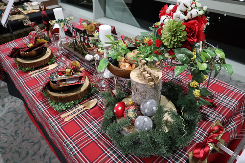 家族や友への思いを形に 神戸 舞子で クリスマス テーマにテーブルコーディネート展 ラジトピ ラジオ関西トピックス