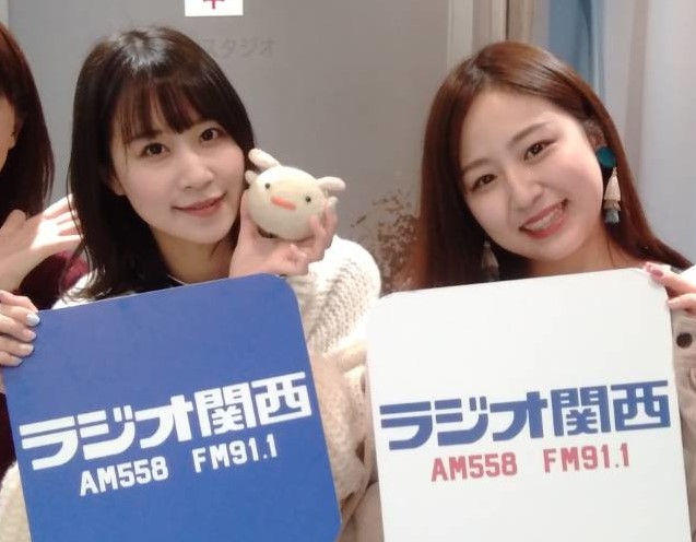 関西で活動するアイドルユニットLovelysの宮崎梨緒と八木沙季が、ラジオ番組に出演し、　 セルフプロデュースや、近日開催のワンマンライブについて語った。