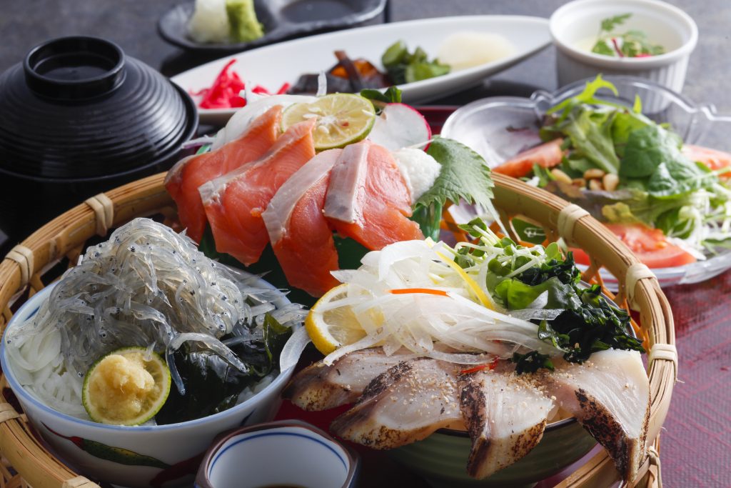 『春めぐり丼』