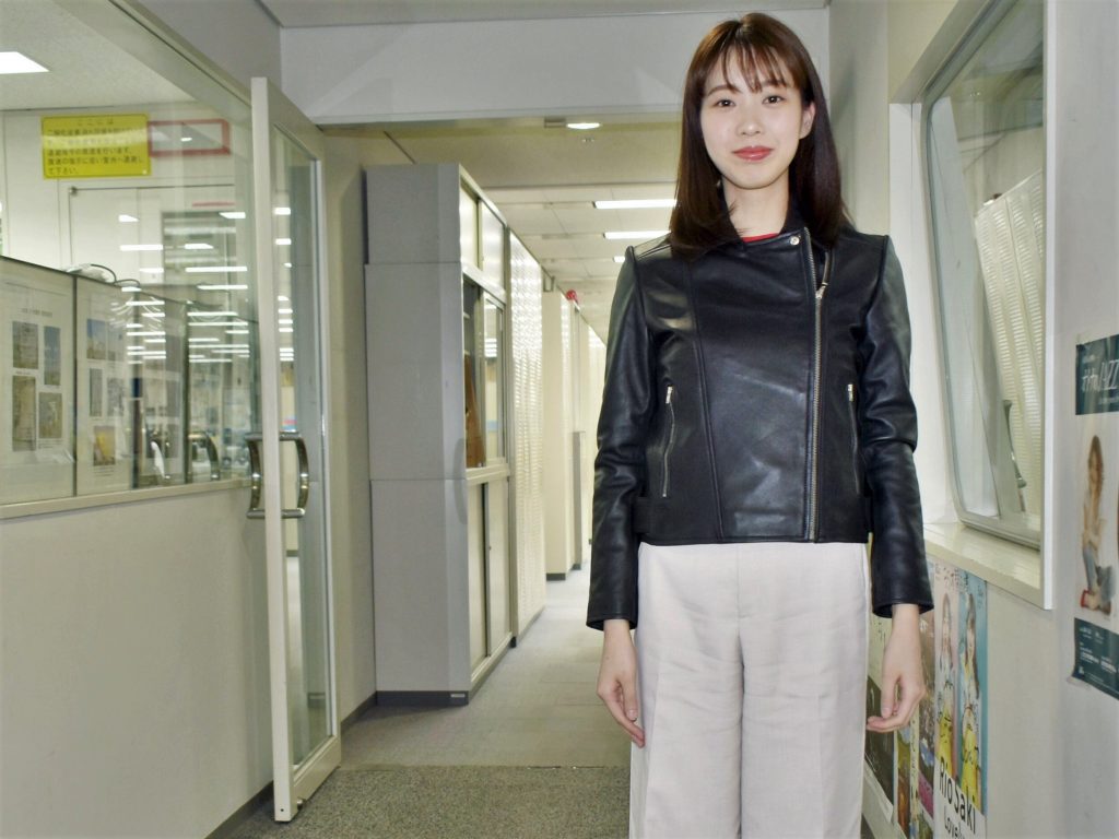 「レザー大好き！」なラジオ関西の津田明日香アナウンサーが着るとこんな感じ