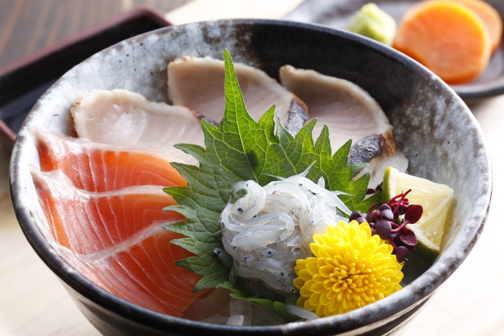 『春の淡路島ミニ海鮮丼』