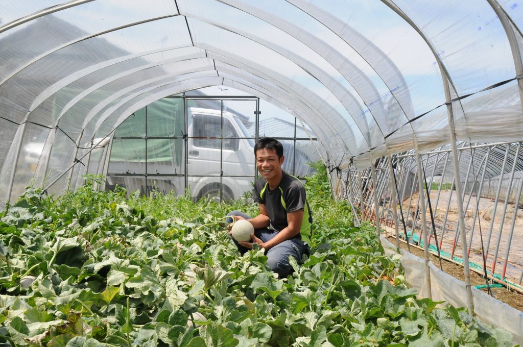 生産者の根崎直喜さん