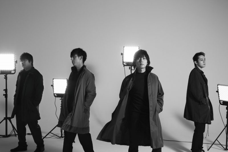 flumpool 【L⇔R：阪井一生(Gt.) 尼川元気(Ba.) 山村隆太(Vo.) 小倉誠司(Dr.)】