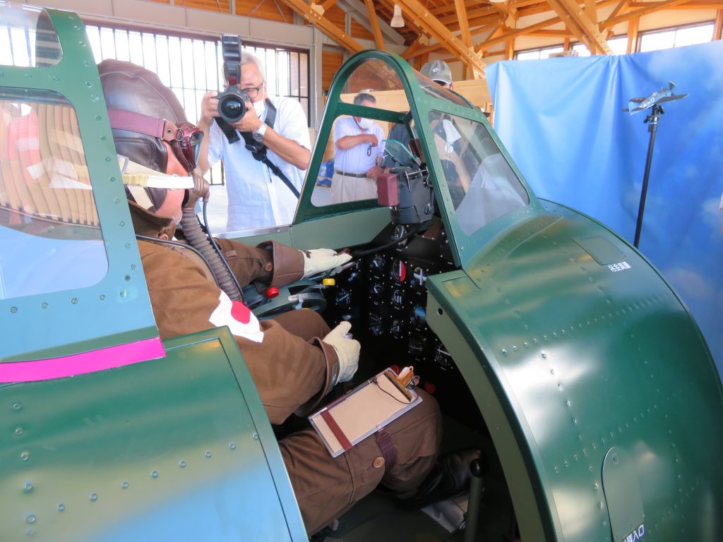 詳細不明 日本軍 航空機 戦闘機 シート 操縦席 座席 パイロット 実物