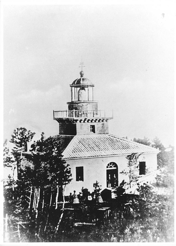 「観音埼灯台（初代）」（神奈川県横須賀市）1868年11月1日起工