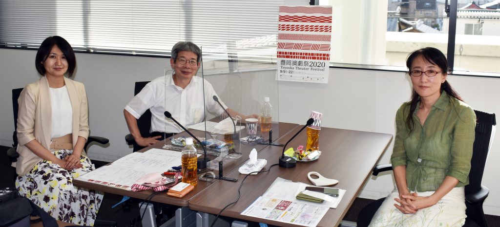 作家の柳美里さん（右）をゲストに迎えての収録風景（写真：ラジオ関西）