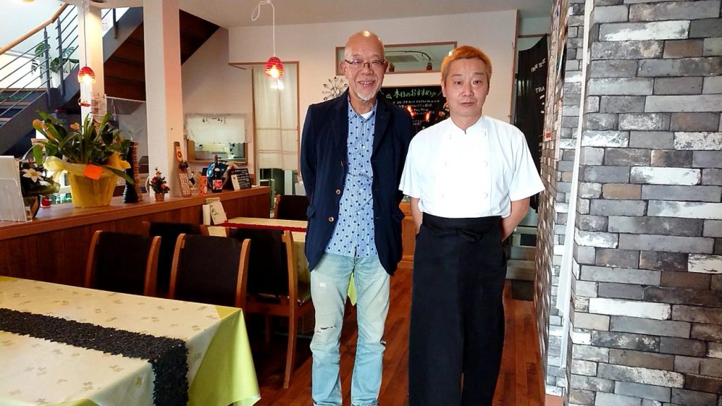 写真左から、谷五郎さんと、『イタリアン&フレンチ Dream//Dish てんとう虫』オーナーシェフの田中孝一さん