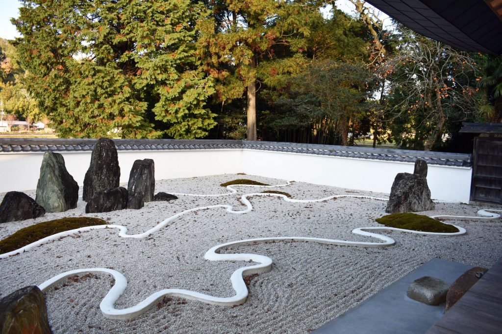 重森三玲作庭の枯山水庭園「住之江の庭」