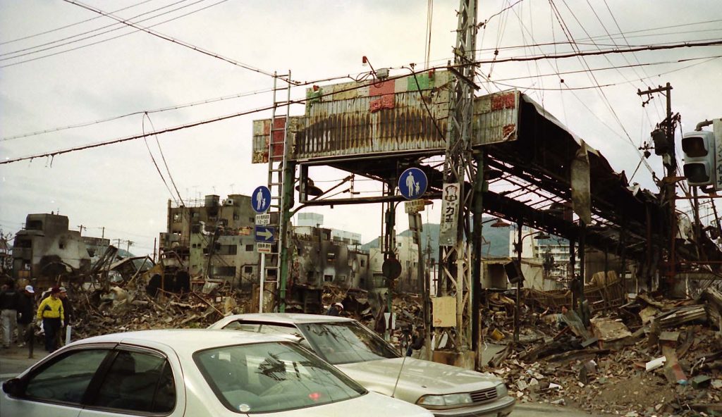 全焼した菅原市場（神戸市長田区）〈※画像提供・西影裕一さん　1995年2月2日撮影〉