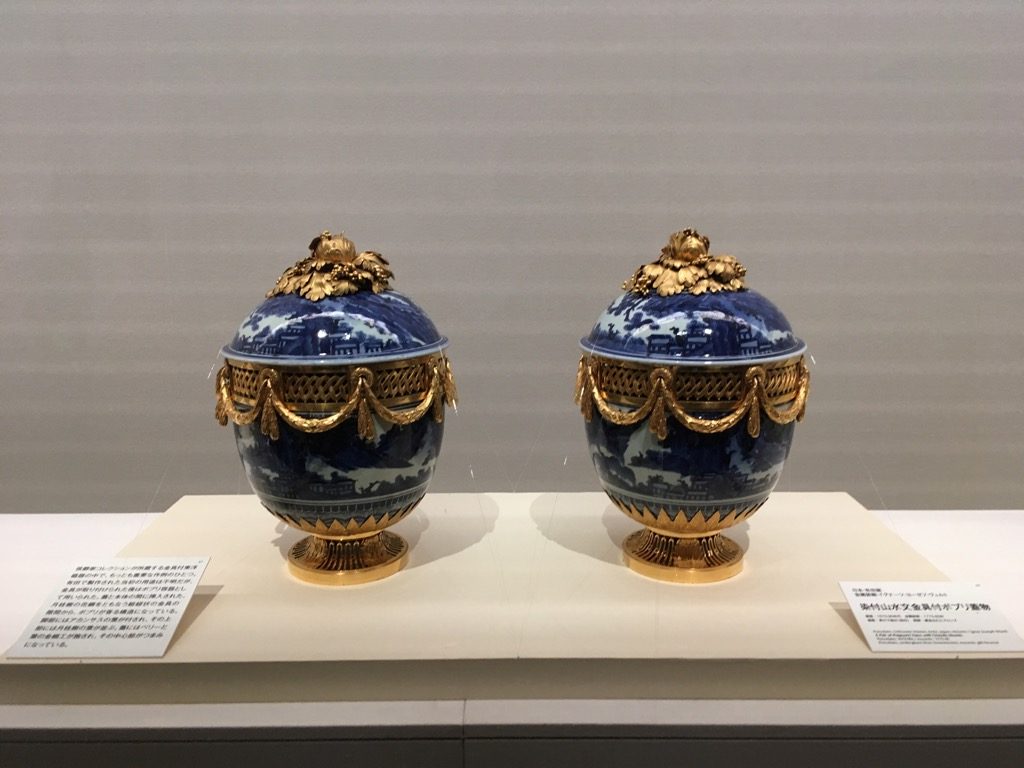 日本・有田窯　金属装飾：イグナーツ・ヨーゼフ・ヴュルト《染付山水文金具付ポプリ蓋物》