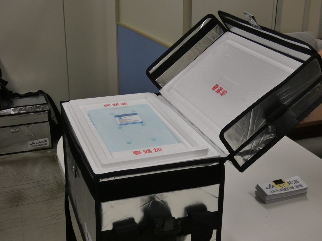 JA共済連兵庫が兵庫県に寄贈した「定温輸送パッケージ」