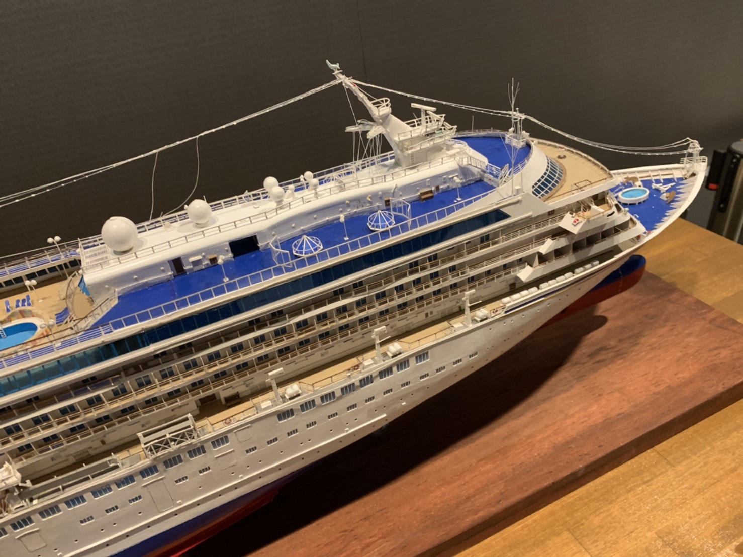紙で作る精密模型の船がずらり 神戸海洋博物館で企画展示 | ラジトピ ラジオ関西トピックス