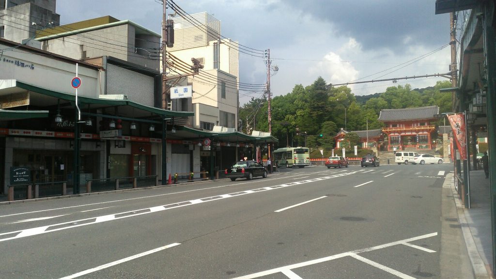 「京都の人の流れは激減、いつ賑わいが戻るのか」＜京都・祇園＞