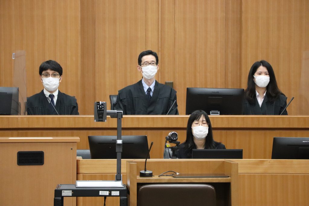 神戸地裁は少女のプライバシーに配慮、検察側・弁護側ともに法廷内で氏名等は秘匿に＜※代表撮影 2021年8月2日＞