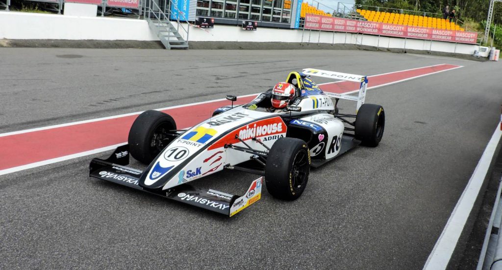 Juju トラブルに耐えて4位 意地のオーバーテイクショー デンマークF4第