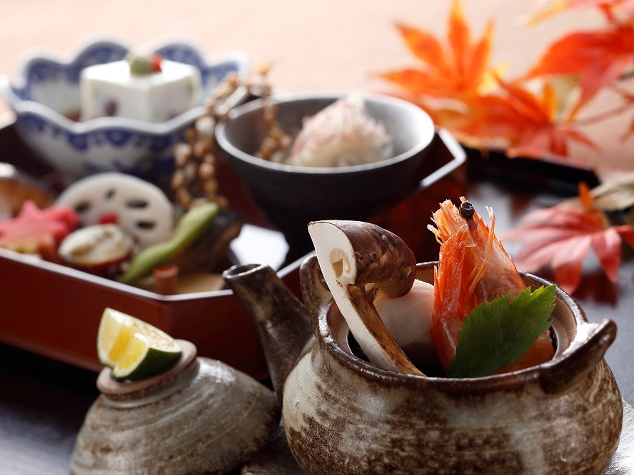 「秋の味覚の王様」ともいえる松茸。独特かつ豊かな香りが日本では概ね好まれている（提供：ホテルオークラ神戸）