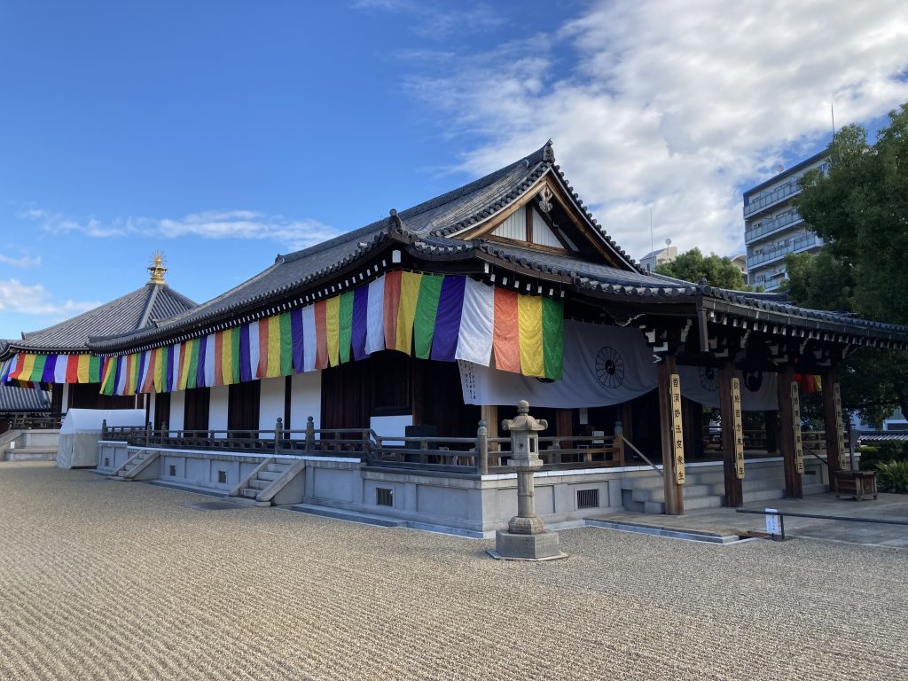 四天王寺「聖霊院」前殿と奥殿からなる