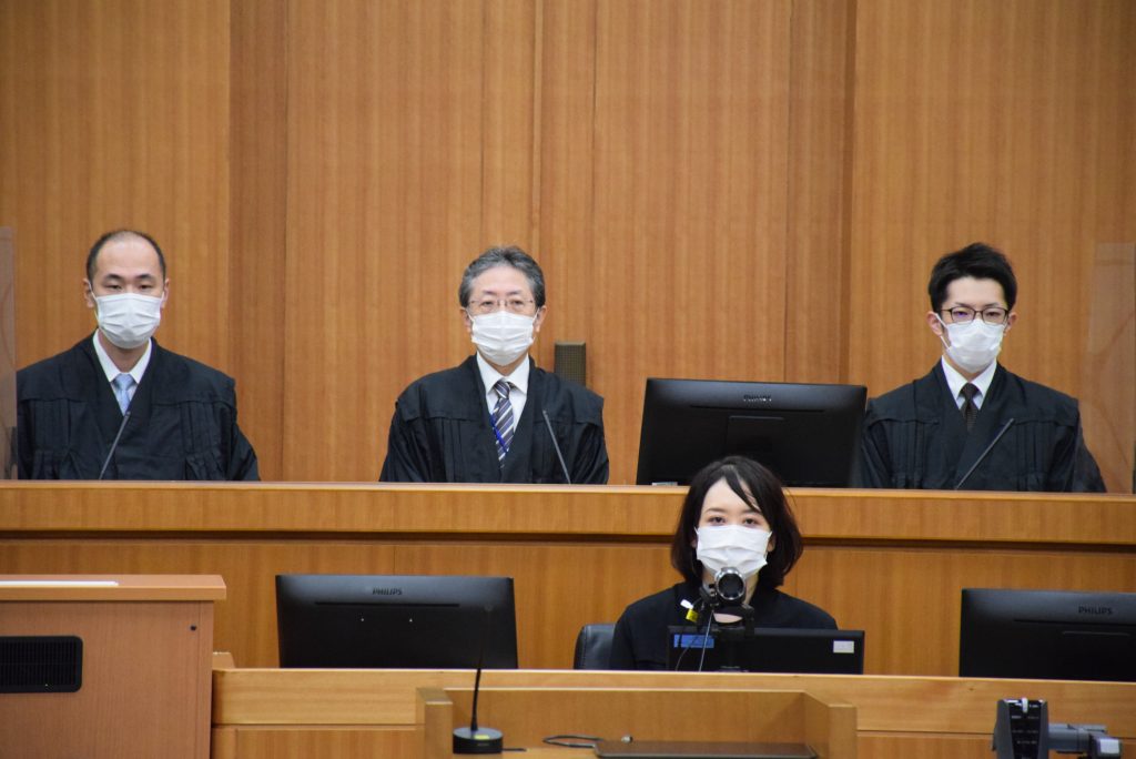 神戸地裁・法廷＜2021年10月13日・初公判開廷前　※代表撮影＞