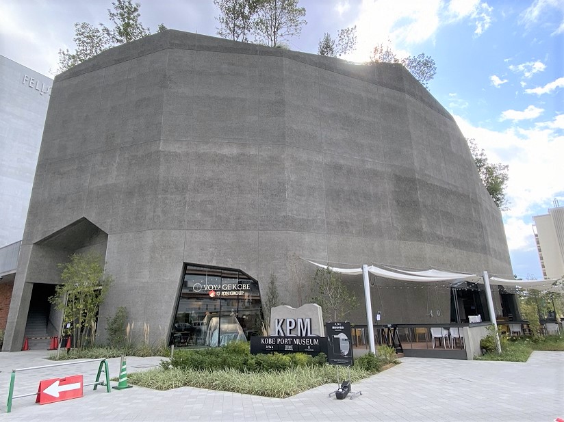 神戸の新感覚水族館 アトア がオープン 日本最大級の球体水槽が目玉 没入必至 まるで別世界 ラジトピ ラジオ関西トピックス