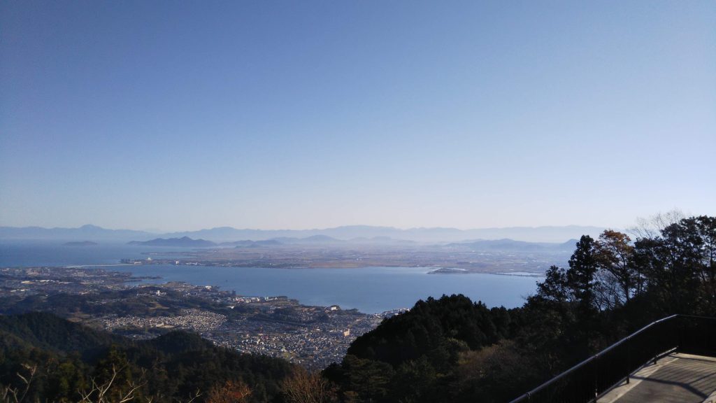 比叡山から琵琶湖北東部を眺める