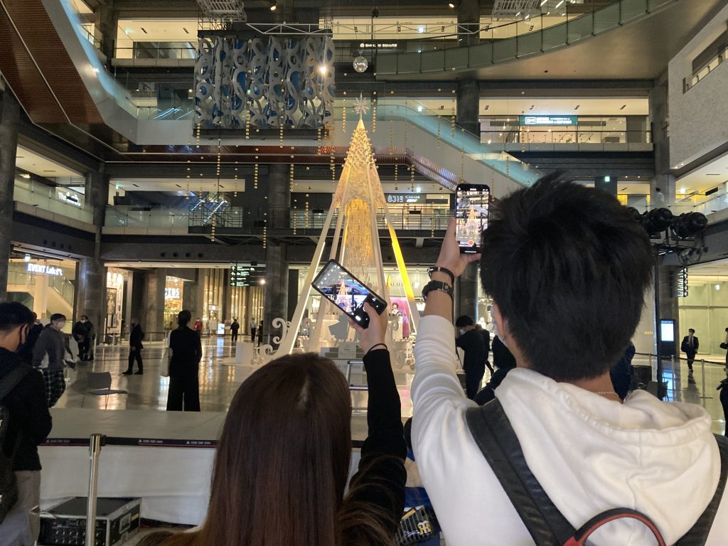 2021年もイベントは少なく『もうクリスマス、早すぎ！』2人で”写メる”