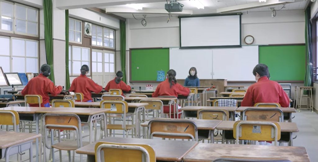 「一絃須磨琴保存会」 1973(昭和48)年に神戸市教育委員会が「民族芸能伝承団体」に認定、神戸市内の学校で出張授業やワークショップなどを展開<YouTubeチャンネル・須磨寺小池陽人の随想録より>