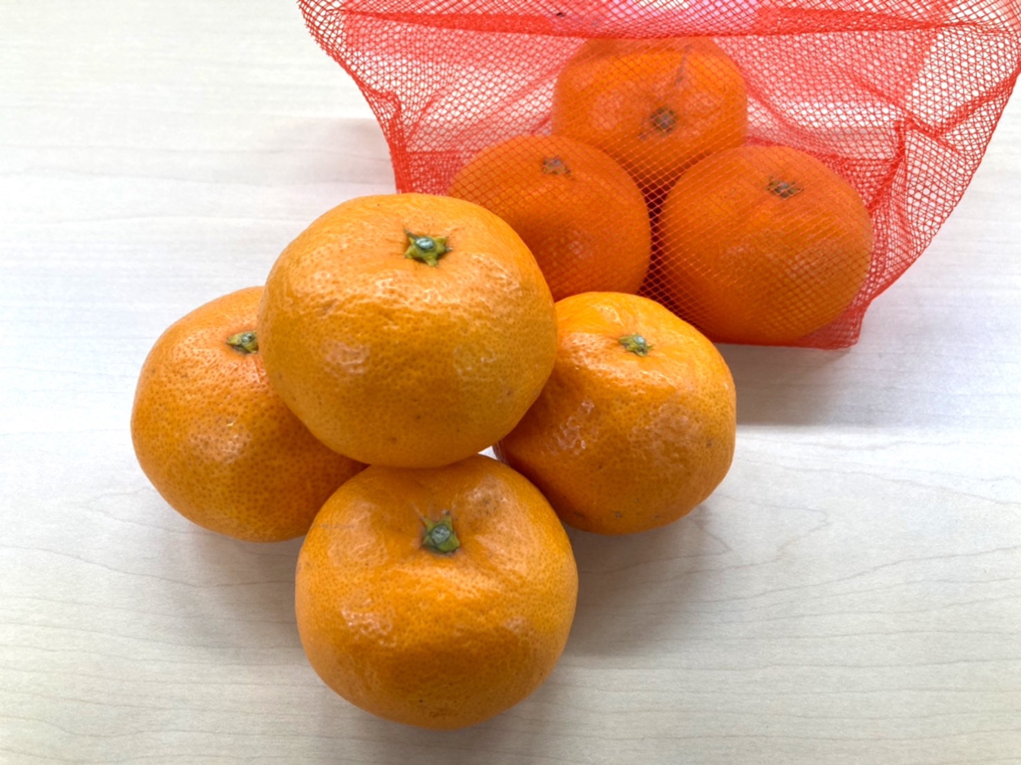 日本みかん協会にきく おいしいみかんの見分け方 ポイントは 皮の色 と サイズ 油胞にも注目 ラジトピ ラジオ関西トピックス