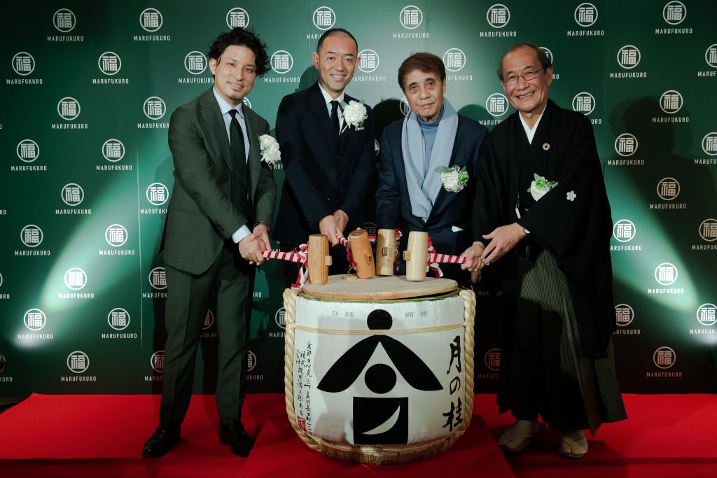 （写真左から）創業家・山内万丈さん、Plan・Do・See 佐伯昌紀さん、安藤忠雄さん、門川大作・京都市長＜2022年3月29日＞