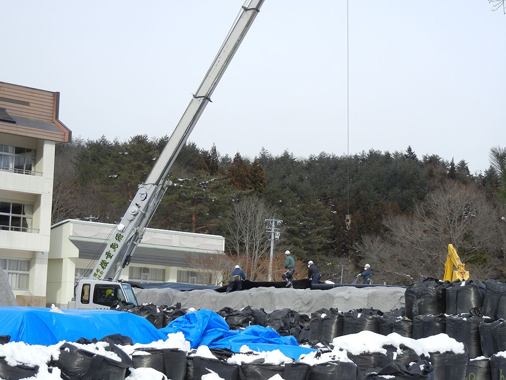 福島県浪江町津島中での汚染土処理＜2012年1月26日撮影 ※画像提供・日本地震学会 西影裕一さん＞