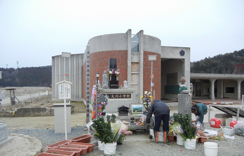 宮城県石巻市立大川小学校＜2013年3月24日　※画像提供・日本地震学会 西影裕一さん＞　