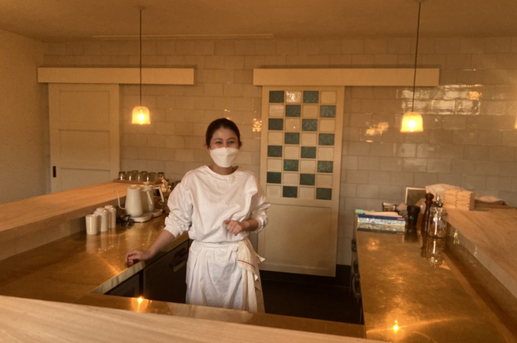 キッチンマネージャー・井上真依さんは元々パティシエ 数々のホテルで研鑽を積んだ