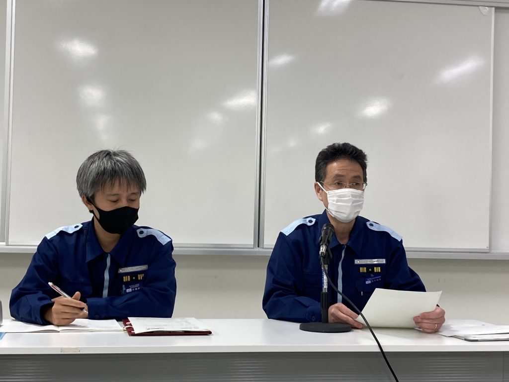 事件概要と書類送検容疑などを説明する神戸海上保安部（2022年3月22日午後）