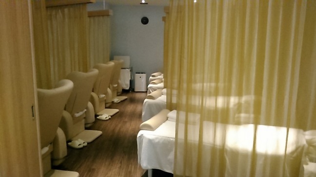 ラフィネ 須磨パティオ店の店内