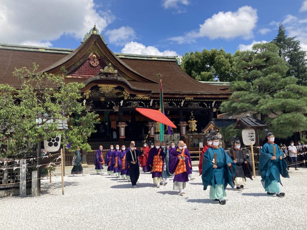 応仁の乱以来、550年経て再興「北野御霊会」神仏習合儀式で安寧祈る 京都・北野天満宮 | ラジトピ ラジオ関西トピックス