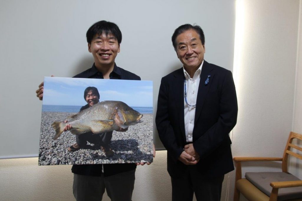 SIB株式会社の代表取締役、澤田健さん（写真左）とラジオ関西の三上公也アナウンサー　※撮影時のみマスクを外して撮影