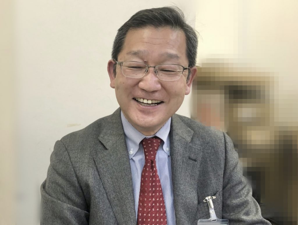 姫路市教育委員会学校教育部人権教育課・課長の畑本秀樹さん（写真撮影にあたり、マスクを外しています）