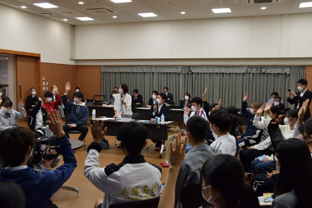 県立兵庫高校で行われた「素敵な朝がやってくるセミナー」のようす　2022年10月12日撮影（提供：兵庫県）