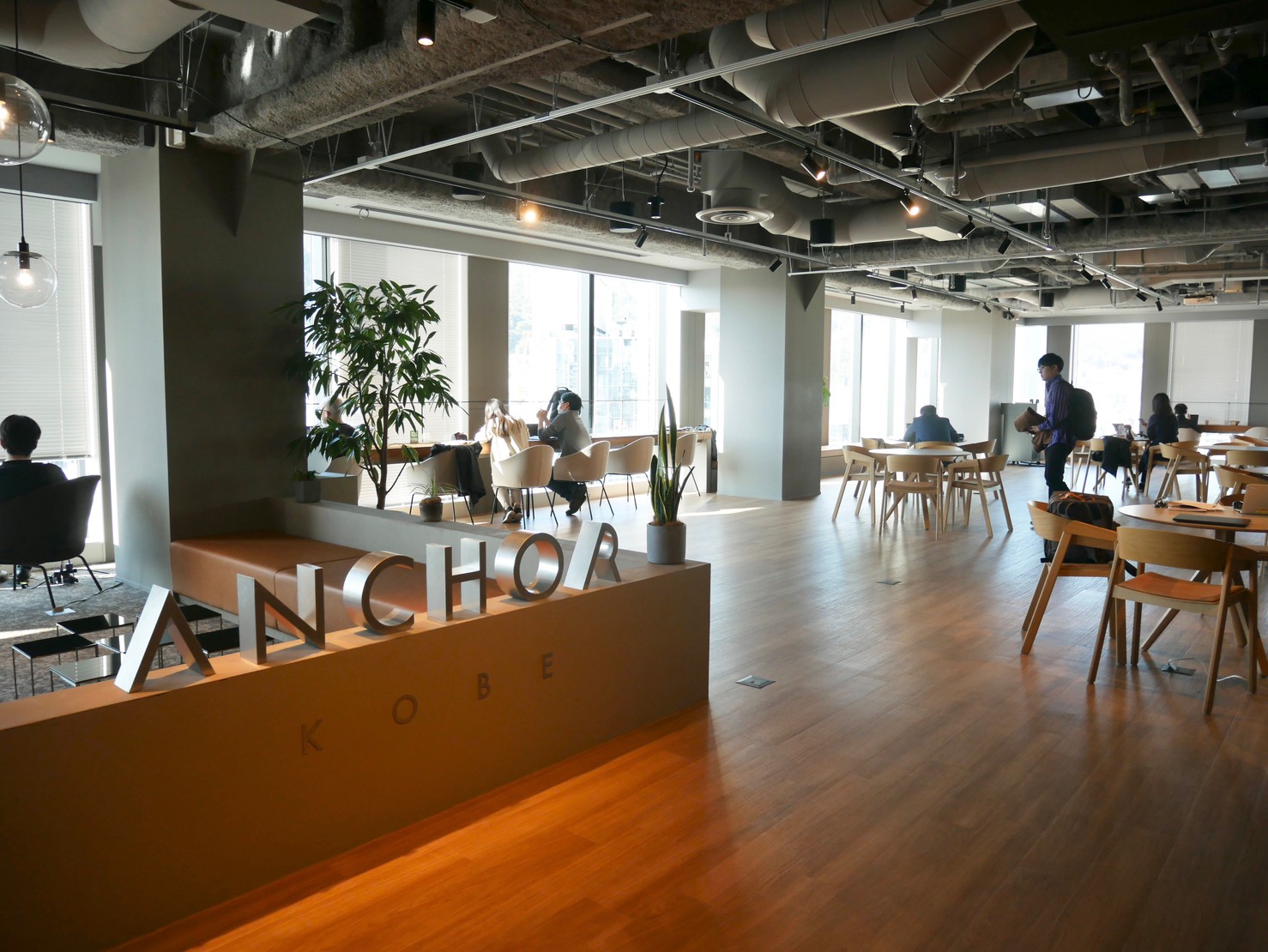 神戸のビジネス交流拠点「ANCHOR KOBE」 会員約240が集まり、起業や新規事業の創出へ | ラジトピ ラジオ関西トピックス