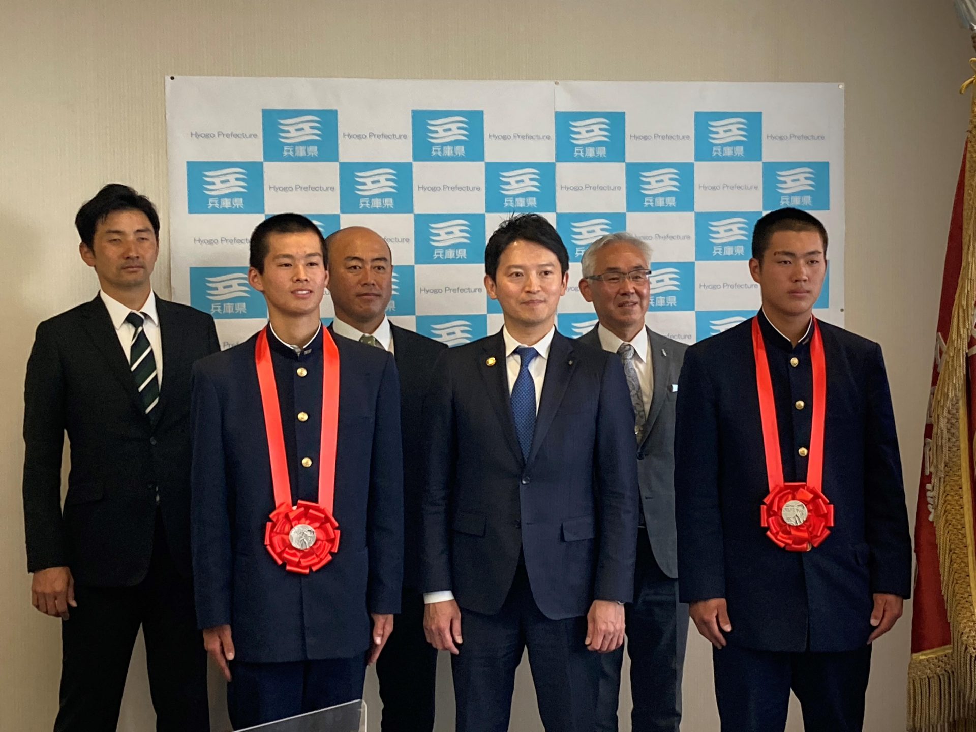 林克次 紫光窯 日展入選多数、三重県知事賞、特許庁長官賞他多数受賞 袋形急須 センバツ準優勝の報徳学園 監督・主将らが兵庫県知事を表敬訪問