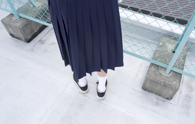 神戸＆芦屋の女子中高生、なぜスカート丈長い？ 「“お嬢様学校”への