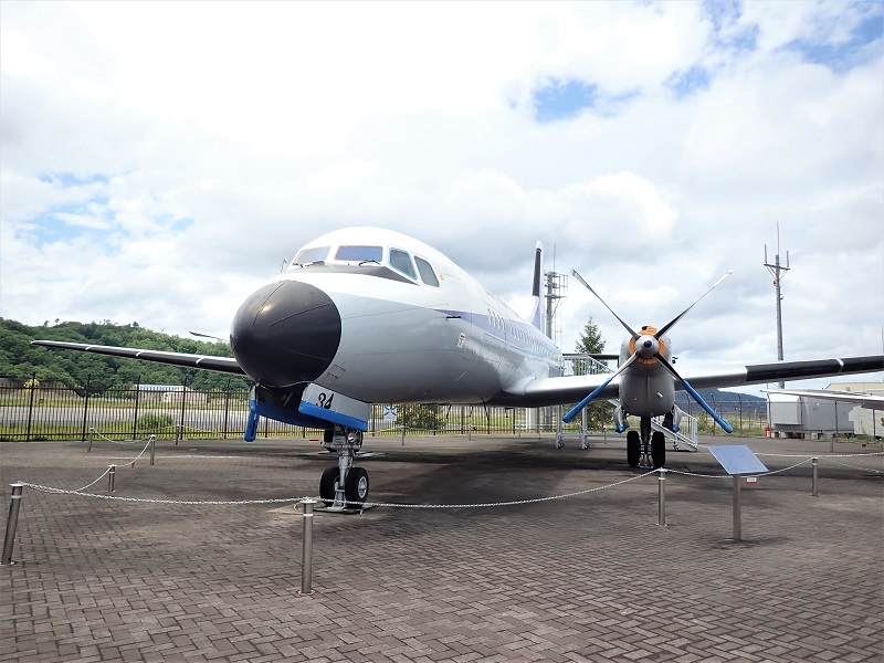 但馬空港に展示されている旅客機「YS-11型機」（提供：三上公也さん）