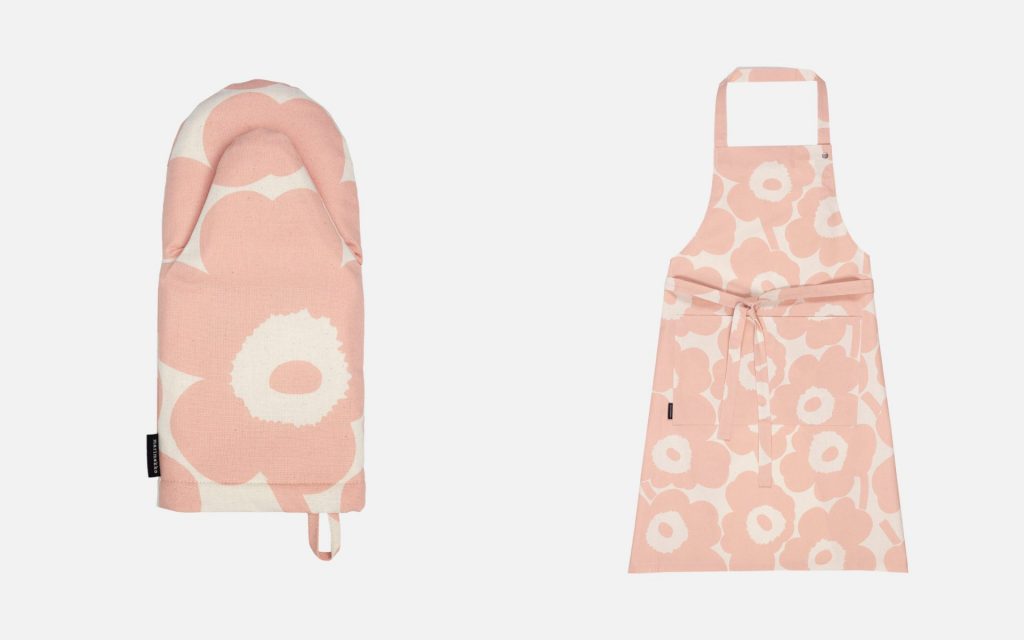 ミトン（4290円）とエプロン（8800円）