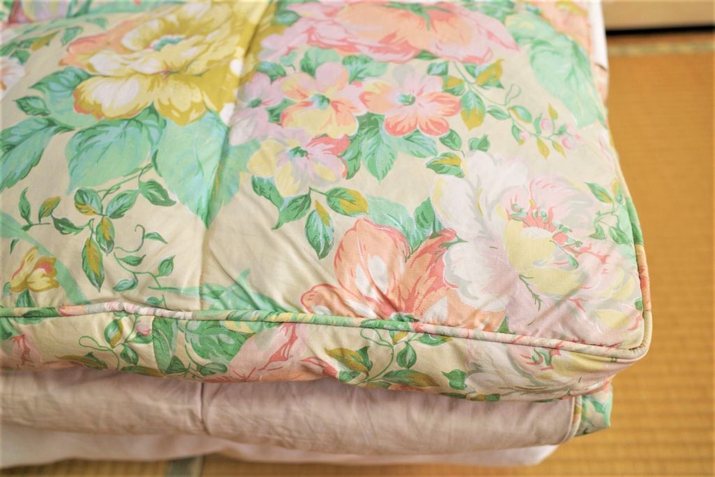 なぜ？ ふとんに‟花柄”が多いワケ 背景に「着物」の存在 今もなお残る2