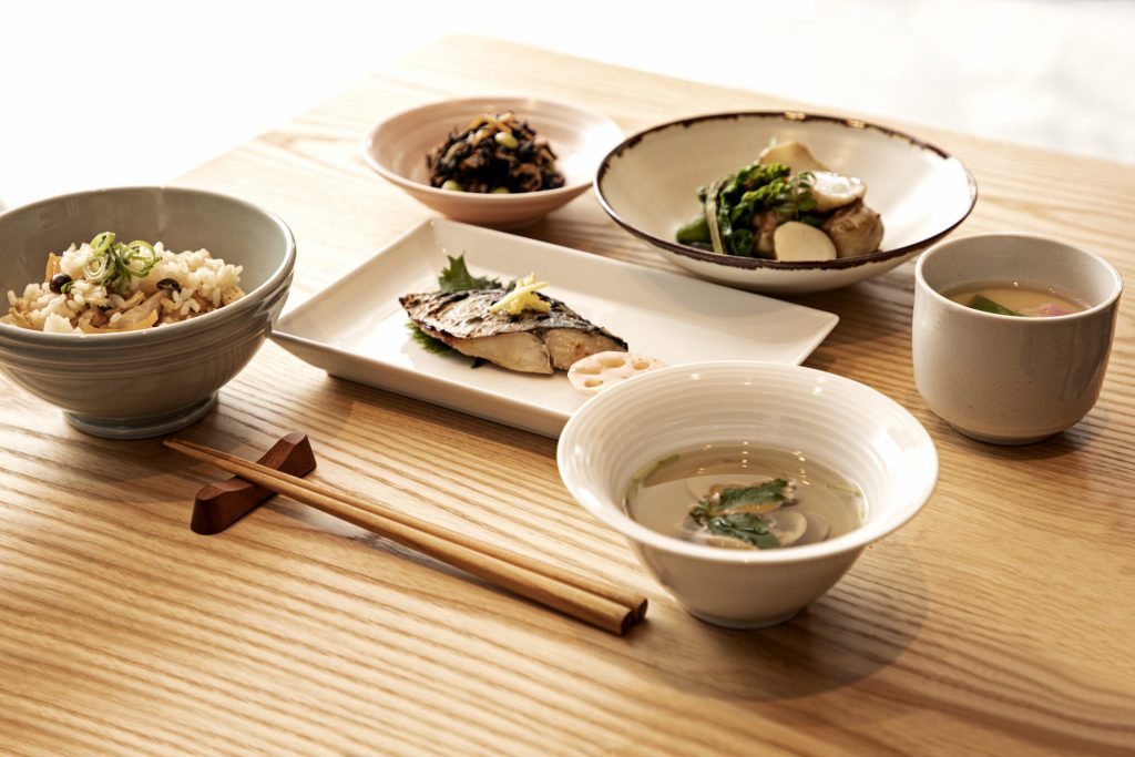 「産前産後ケアホテル　ぶどうの木　京都院」では、鉄分を多く含むひじきやあさりを取り入れた食事も提供