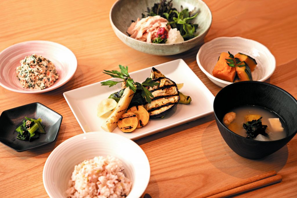 「産前産後ケアホテル　ぶどうの木　京都院」で提供されるバランスの良い食事の一例