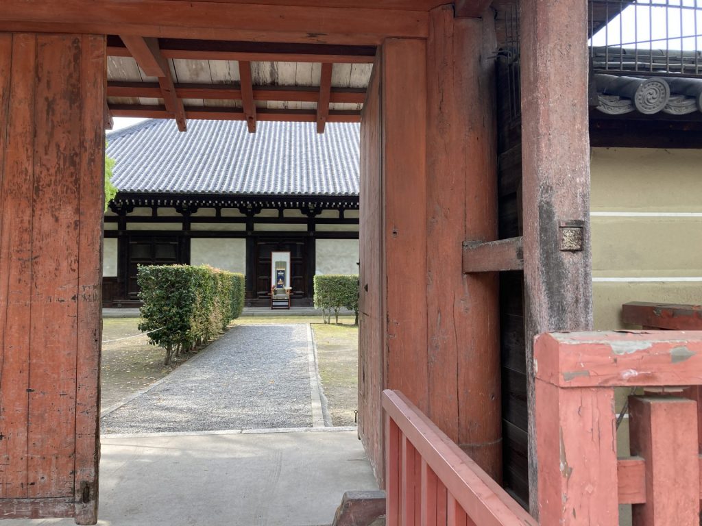 ネクストマンダラ － 大調和」世界遺産 東寺・灌頂院で特別公開 小松美羽が描く現代の曼荼羅 | ラジトピ ラジオ関西トピックス