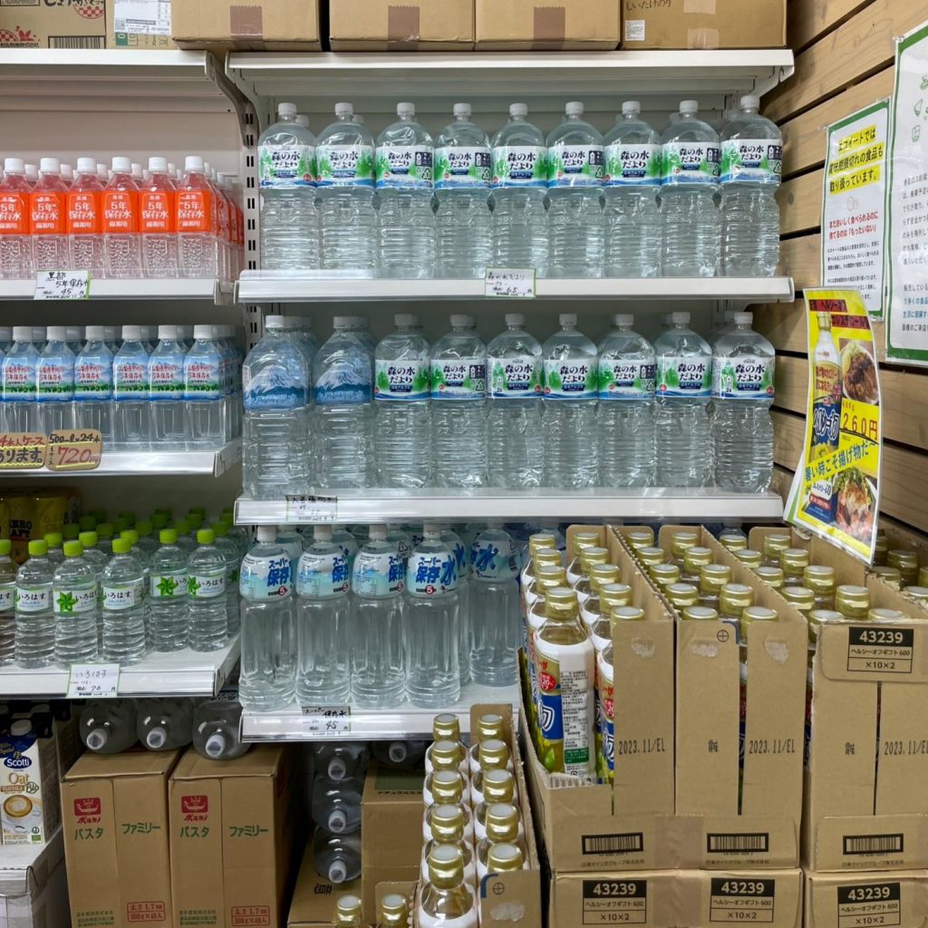 お店に並ぶ商品は、毎日のように入れ替わる(画像：Instagramウラリエ/神戸@urarie83）